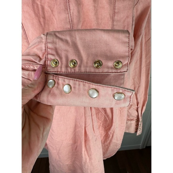 NWT FREE PEOPLE Charlie Denim Button-Down Shirt Rose SMALL - Picture 8 of 9